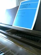 写真ピアノと楽譜