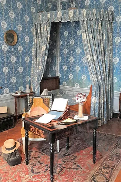 サンドの寝室となっていた青の間