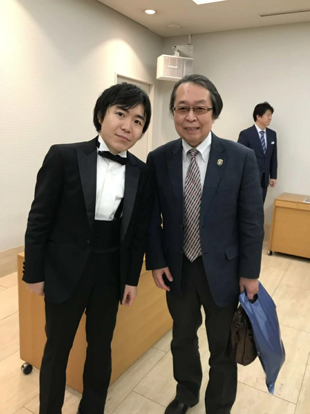 2019年5月21日　東京オペラシティリサイタルシリーズ「BC バッハからコンテンポラリーへ」出演時の黒岩さんと西村朗先生。